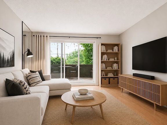 3rd image of 2240 Wall St #101