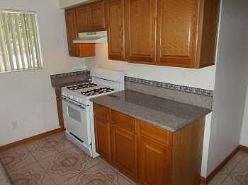 4th image of 2579 Norwood Ave
