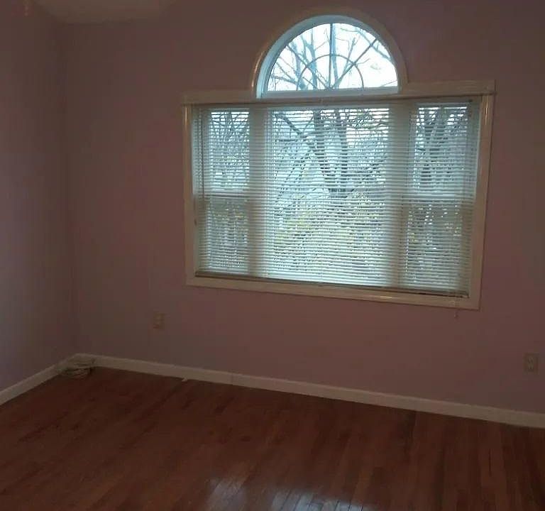 1st image of 177-26 130th Ave Floor 1