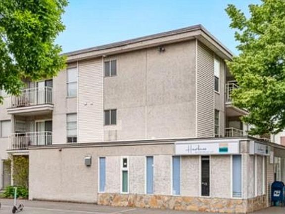 3rd image of 2235 California Ave SW #102
