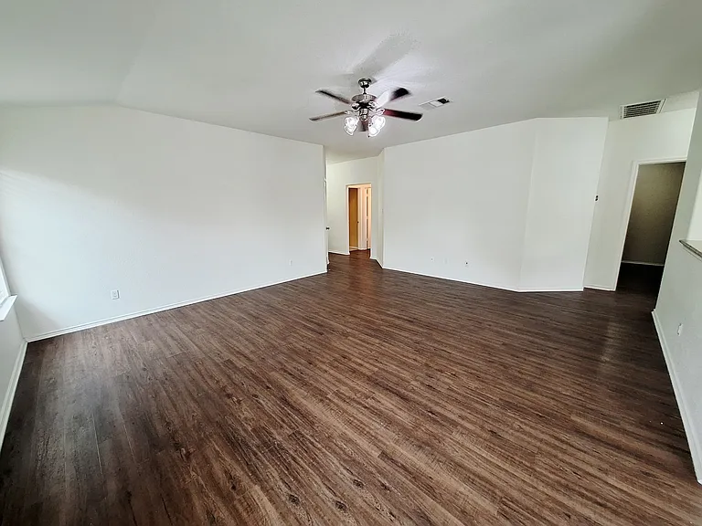 325 Comal Run — Photo 7