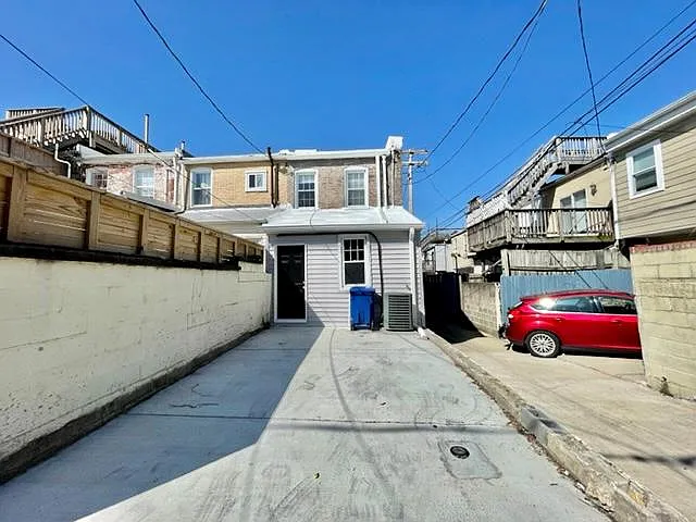 1301 Clarkson St — Photo 23