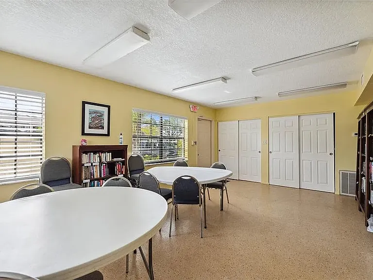19505 Quesada Ave — Photo 36