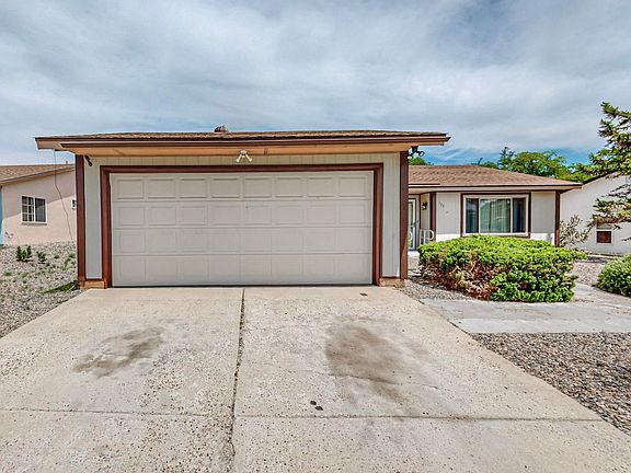 3rd image of 704 Paseo Del Mar NE