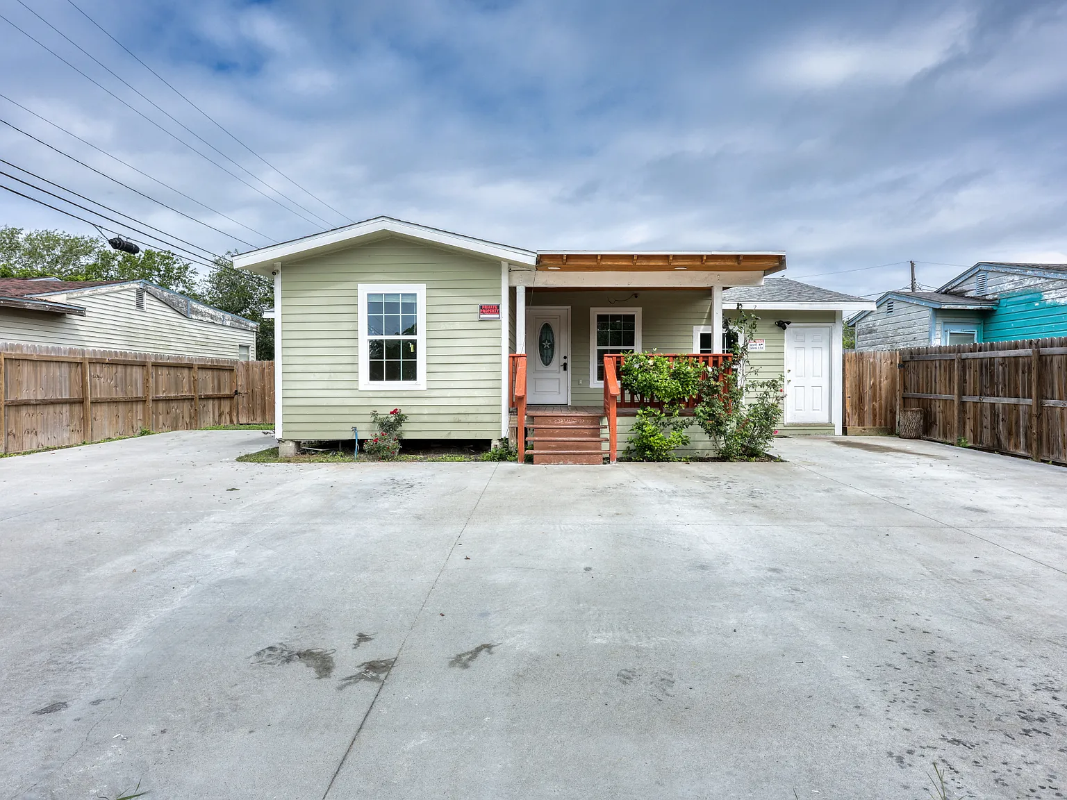 4 bed, 1412 sqft, $2,500 — Photo 1