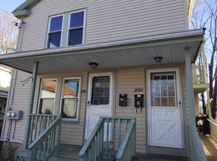 26 Pine St, Rochester, NH 03867