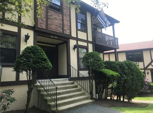 571 Sierra Vista Ln, Valley Cottage, NY 10989