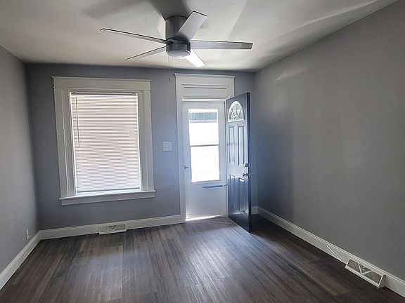 3rd image of 603 Maple St