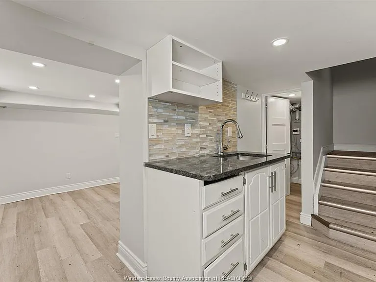 972 Wellington Ave #LOWER — Photo 6