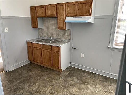 2nd image of 10836 S Calumet Ave #2
