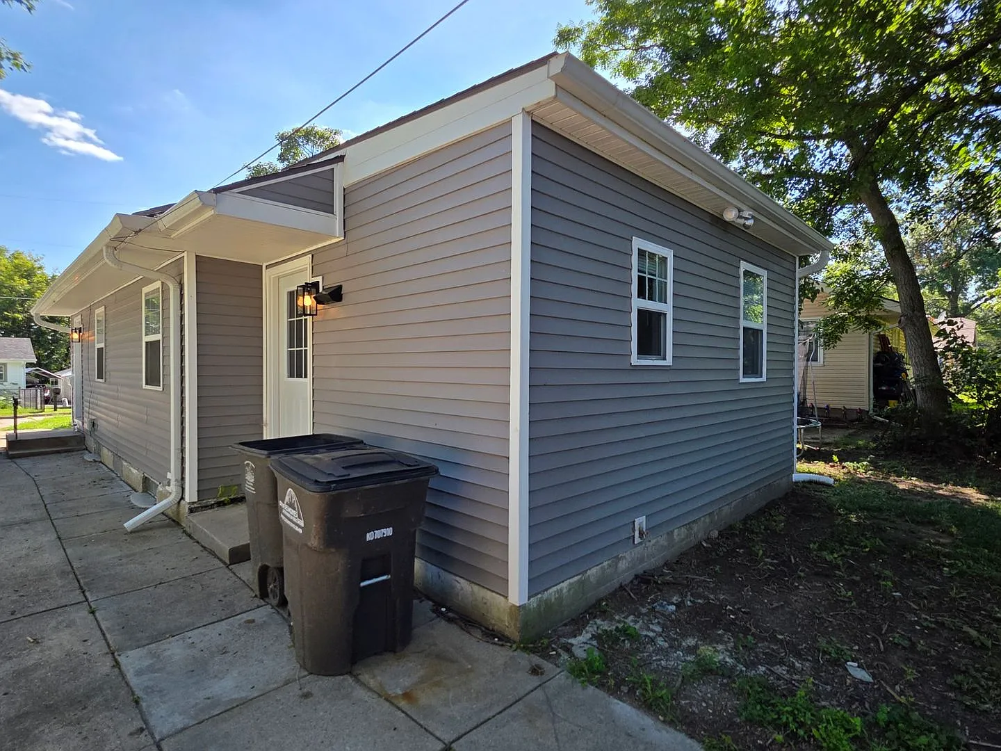 Beautifully Remodeled 3 Bedroom home in Beaverdale — Photo 4