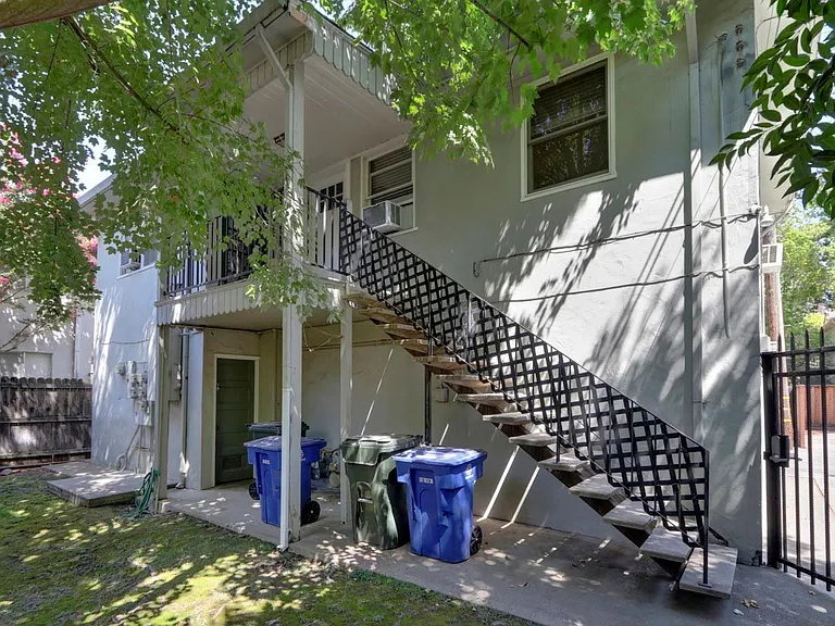 2725 I St #A — Photo 16