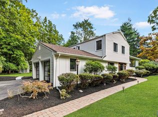 5 Fox Hill Rd, Upper Saddle River, NJ 07458