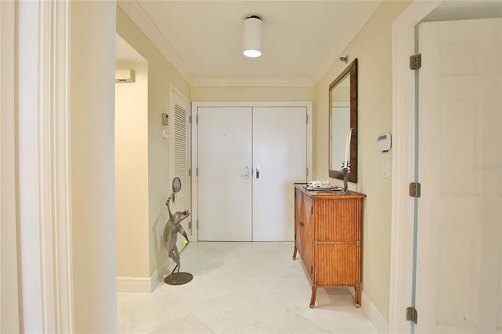 2 bed, 2.0 bath, 1602 sqft, $11,000 — Photo 3