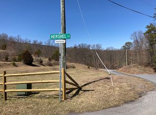 18 Hershel Ln, Hedgesville, WV 25427