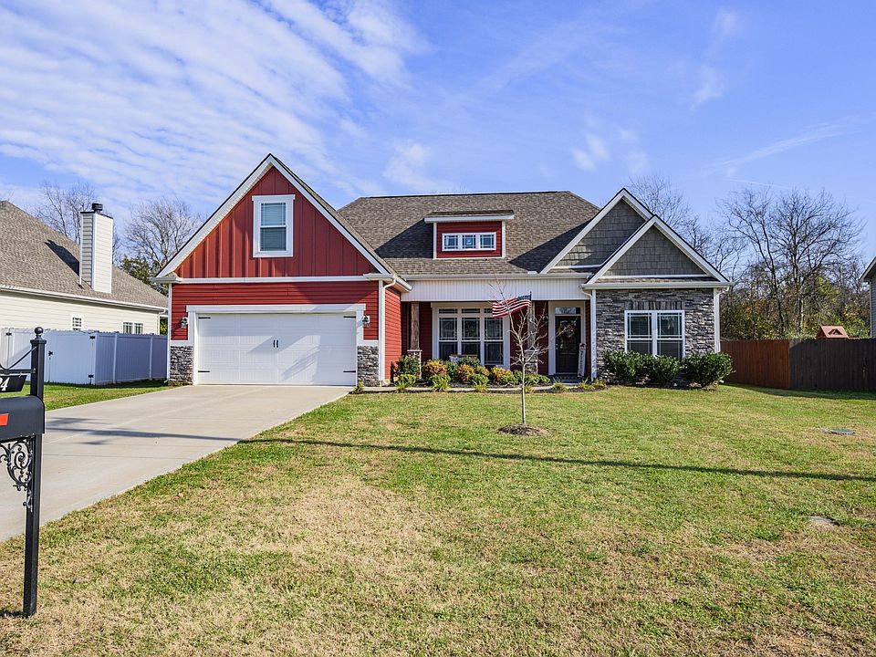 1st image of 624 Laurel Ln