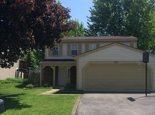 637 Stafford Dr, Roselle, IL 60172