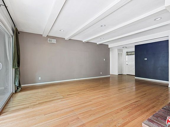 4th image of 22144 Avenue Morelos