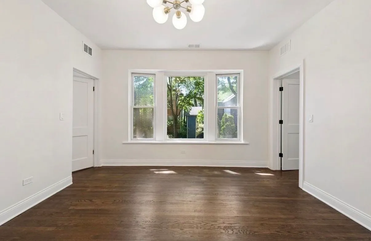 3 bed, $3,295 — Photo 2