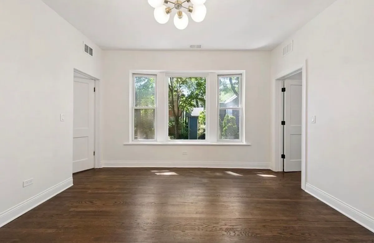 Building Photo - 1340 W Hollywood Ave #3