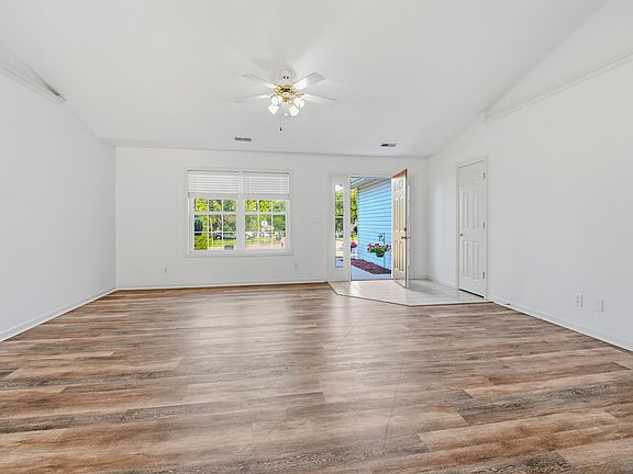 3rd image of 3904 Derby Ridge Dr