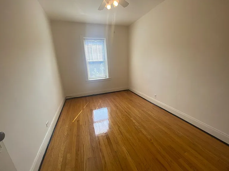 5000 Two N Winchester Ave #1940-48 — Photo 8
