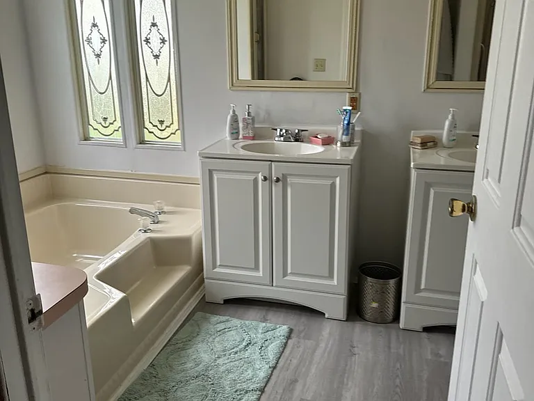 26297 Greensboro Dr — Photo 12
