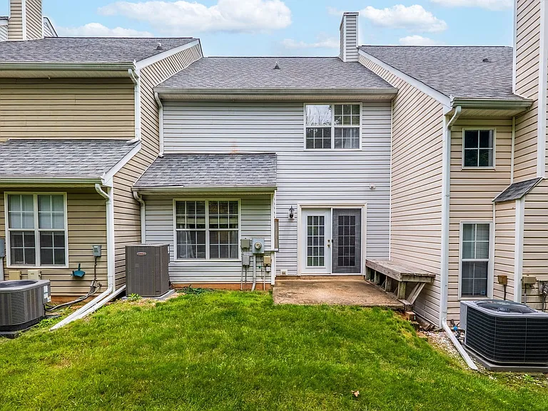 5906 Prescott Ct — Photo 20