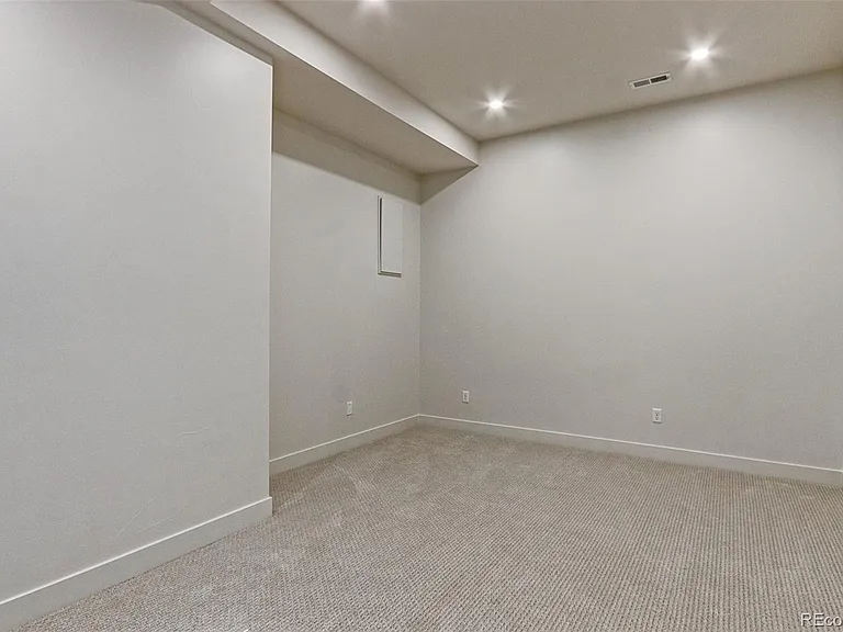 3510 N Wyandot St — Photo 39