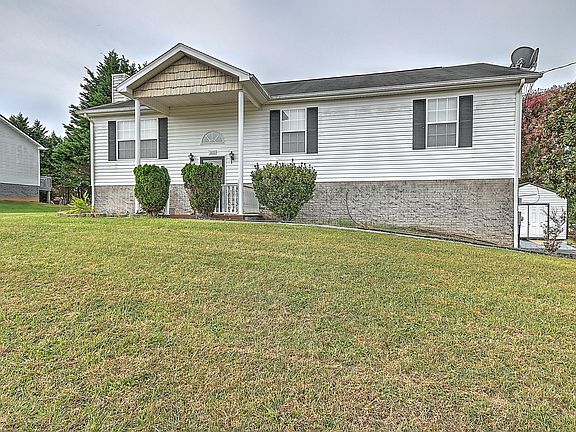 2nd image of 122 Kanes Ct