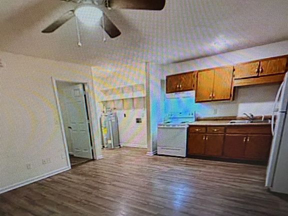 2nd image of 16707 Mooresville Rd #I