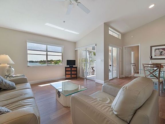 3rd image of 2895 Citrus Lake Dr #O