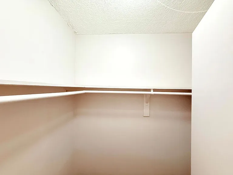 853 W Beach Avenue — Photo 21