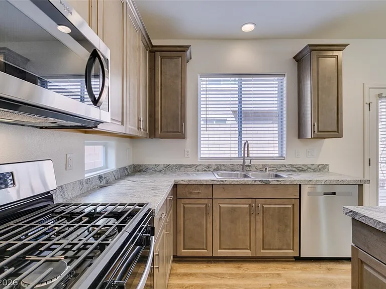 685 Taliput Palm Pl — Photo 30