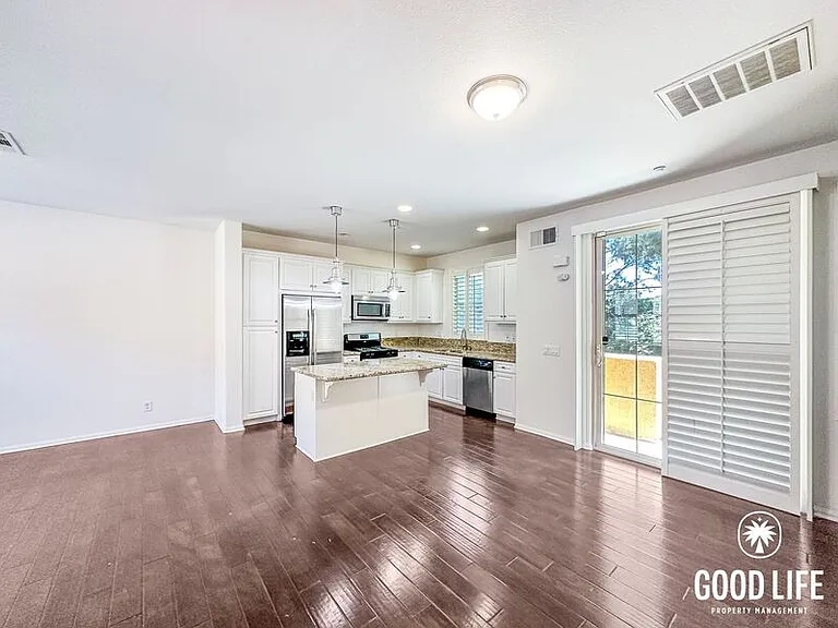 1823 Peach Ct #3 — Photo 6