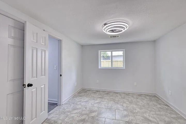 205 Watts St — Photo 3