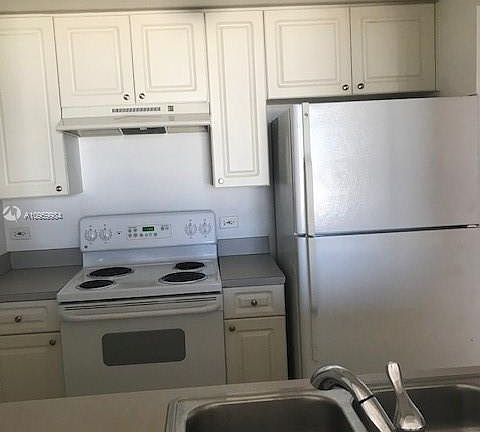 4th image of 900 SW 8th St APT 806