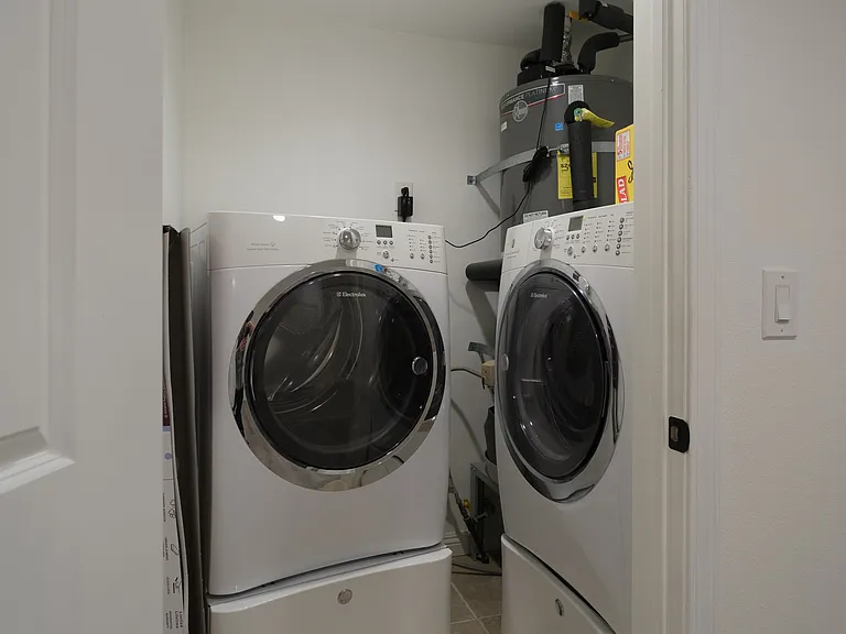 200 N 5th St #108 — Photo 43