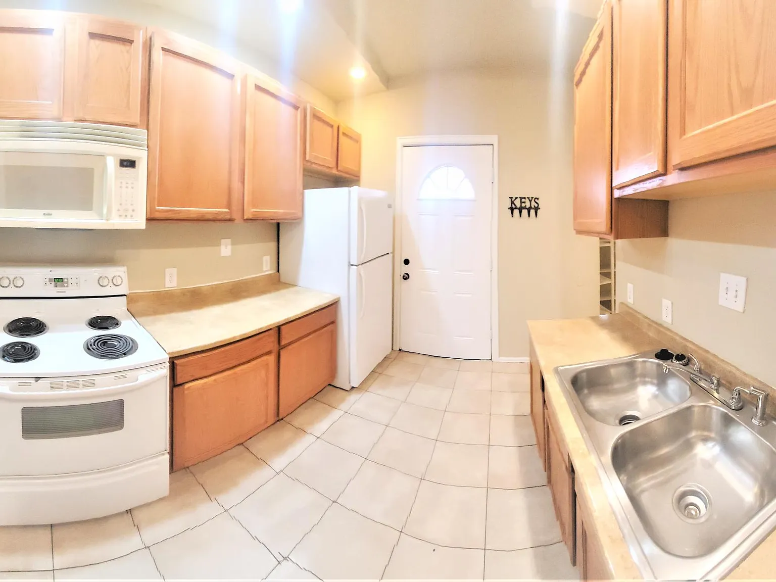 2 bed, 820 sqft, $2,250 — Photo 3