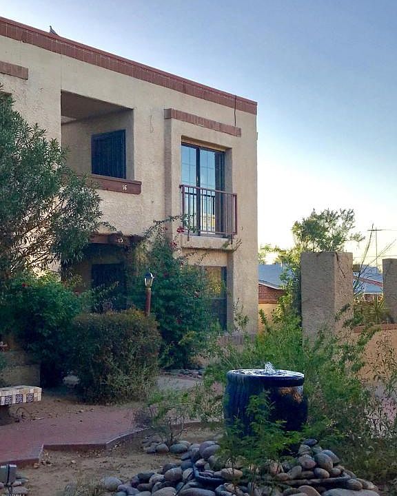 1st image of 921 N Chrysler Dr APT 16