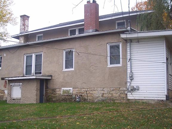 4th image of 244 W Walnut St