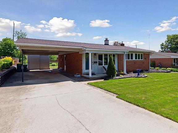 2nd image of 607 Crestwood Cir