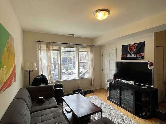 2nd image of 2513 N Southport Ave APT 1F