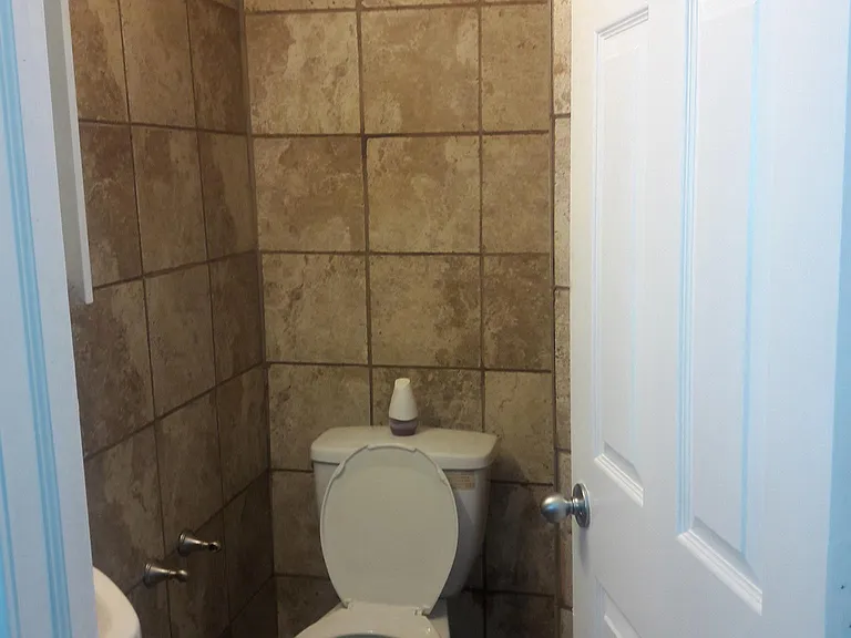 23825 Methuen Ave — Photo 17