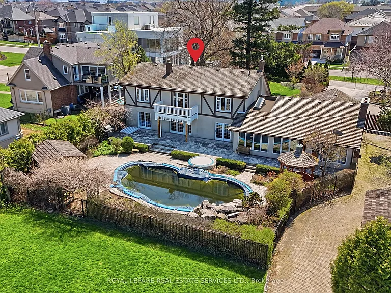 8 Lakeshore Dr — Photo 4