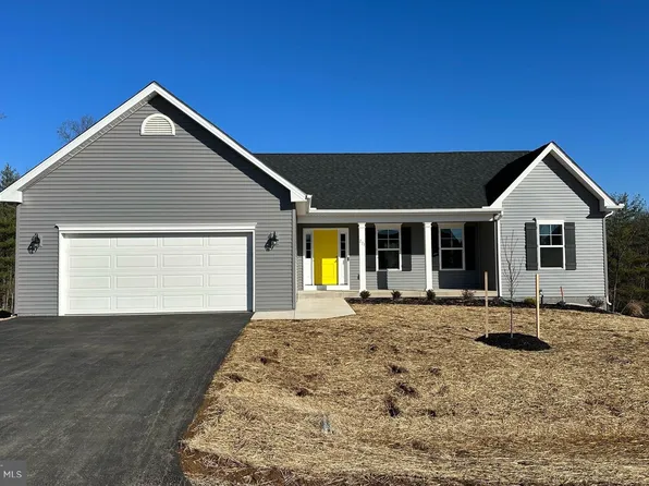 271 Trifecta Trl, Martinsburg, WV 25404