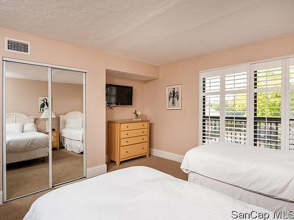 4th image of 1501 Middle Gulf Dr #207J