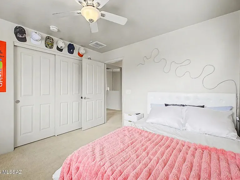 4112 N Thurston Ln #100 — Photo 5