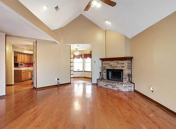 2nd image of 325 N Canterbury Dr