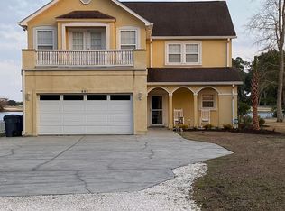 449 Lake Shore Dr, Sunset Beach, NC 28468